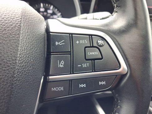 Used 2021 Toyota Highlander XLE image 35