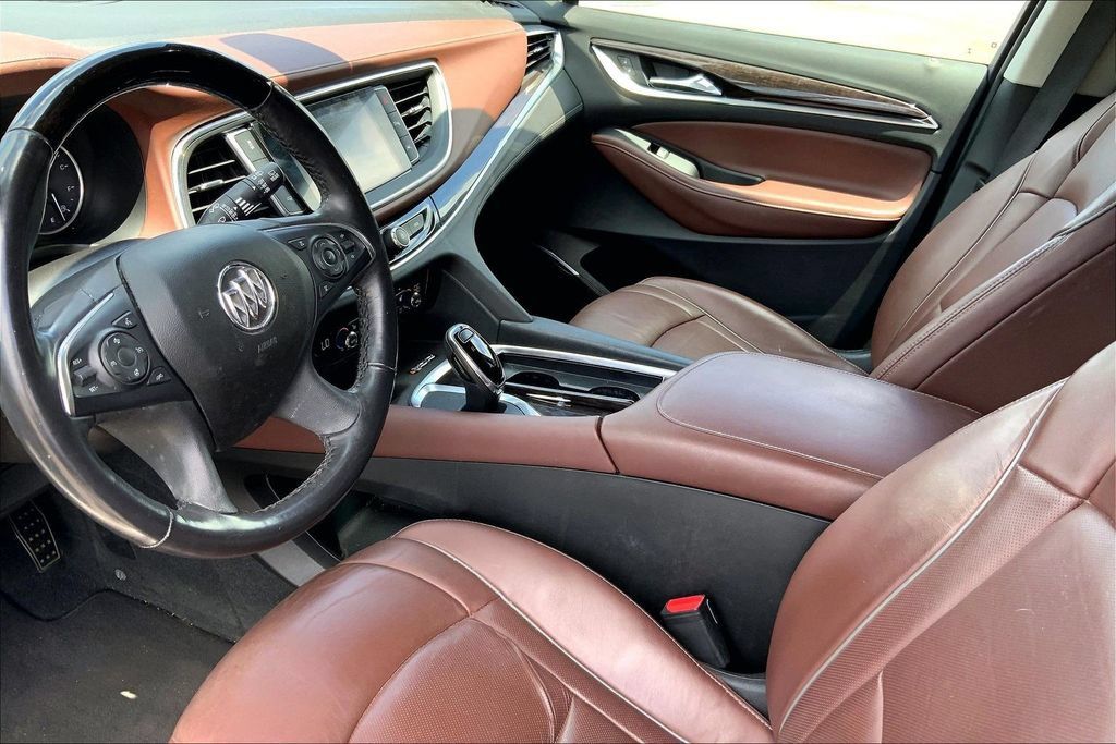 Used 2018 Buick Enclave Avenir w/ Avenir Technology Package FWD image 14