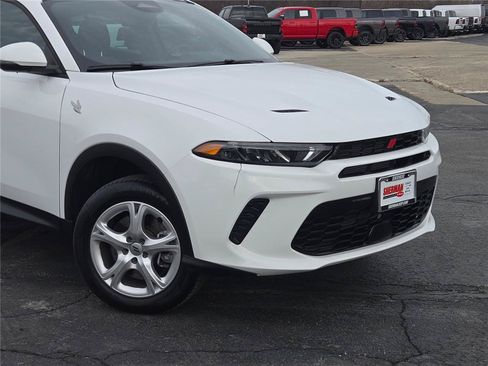 Certified 2024 Dodge Hornet GT Plus AWD/4WD image 2