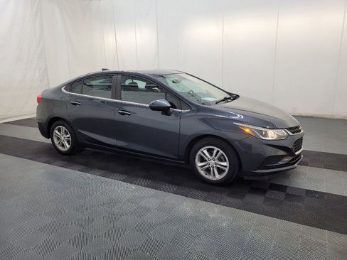 Used 2017 Chevrolet Cruze LT w/ Convenience Package FWD image 11