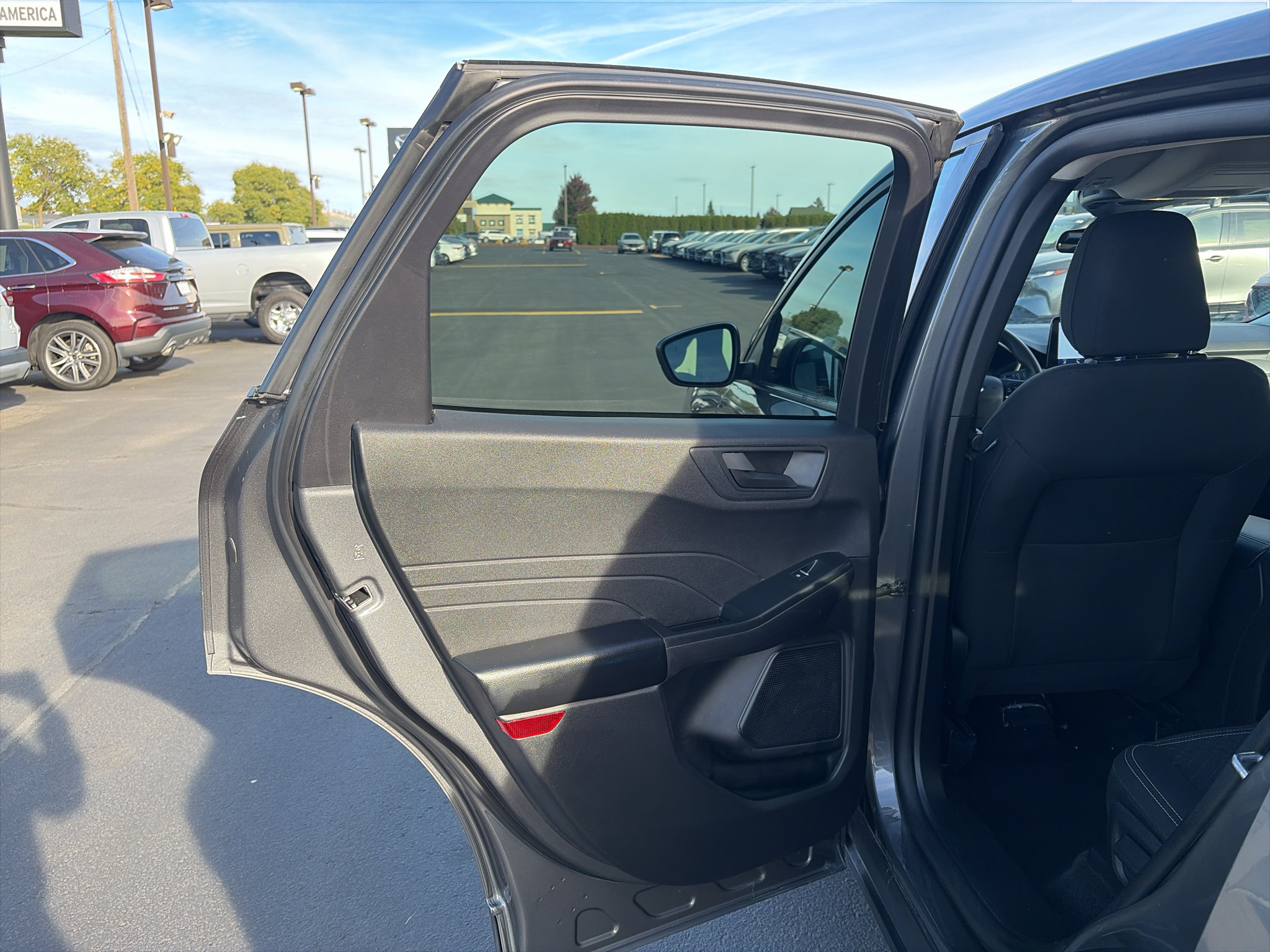 Used 2025 Ford Escape Active AWD/4WD image 12
