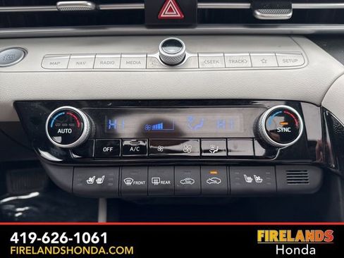 Used 2023 Hyundai Elantra Limited image 24