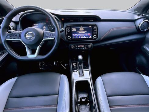 Used 2021 Nissan Kicks SR w/ SR Premium Package FWD image 14