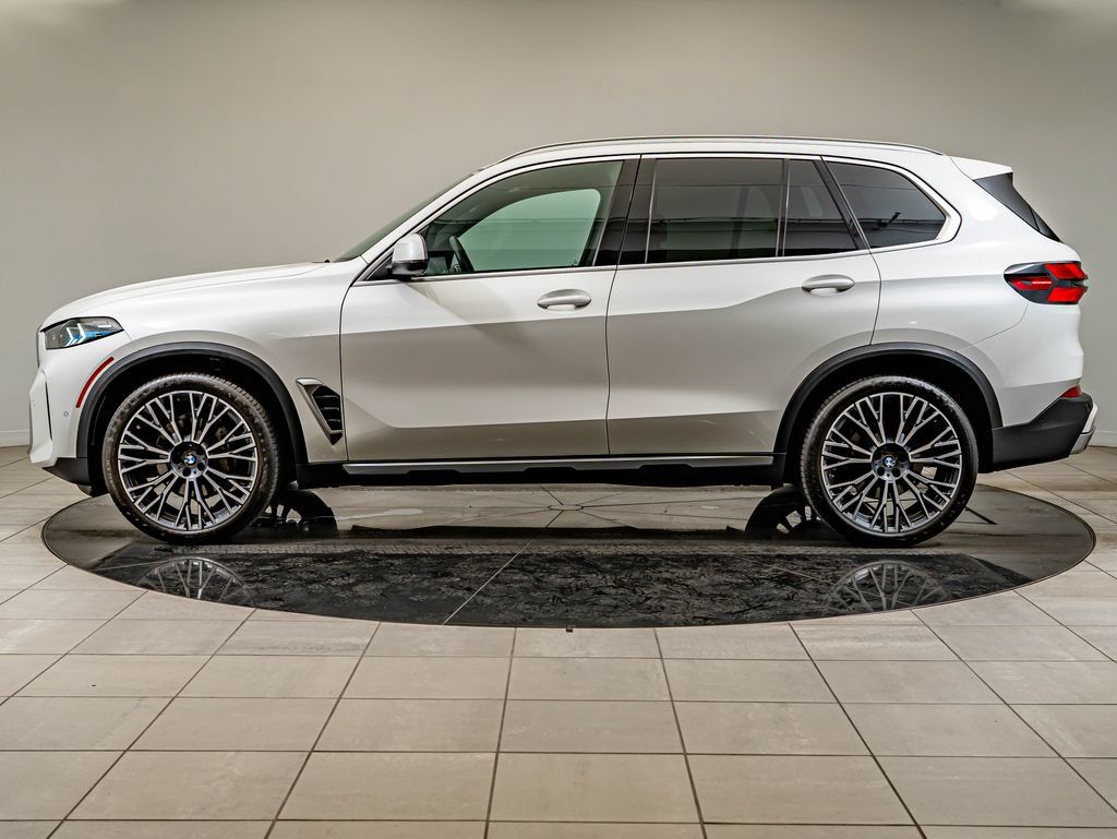 Used 2024 BMW X5 xDrive40i w/ Premium Package AWD/4WD image 5