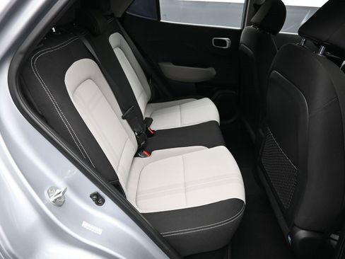 Certified 2021 Hyundai Venue SEL w/ Premium Package image 24