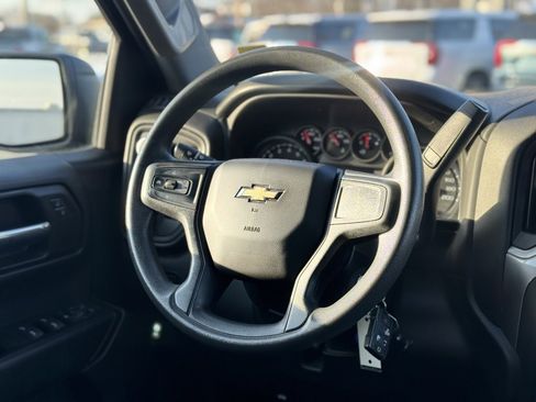 Used 2022 Chevrolet Silverado 1500 Custom image 13