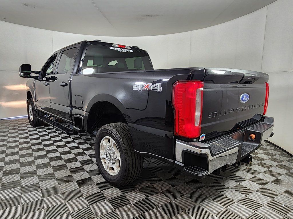 Used 2025 Ford F250 XLT AWD/4WD image 5