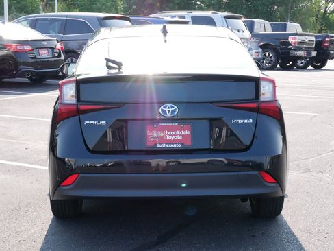 Used 2021 Toyota Prius LE FWD image 6