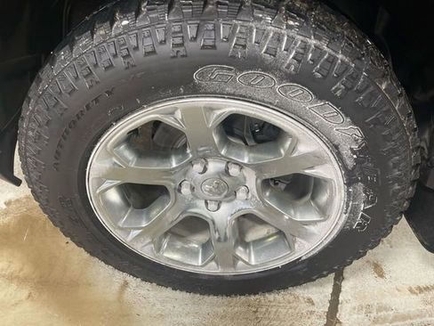 Used 2014 RAM 1500 Laramie w/ Convenience Group AWD/4WD image 10