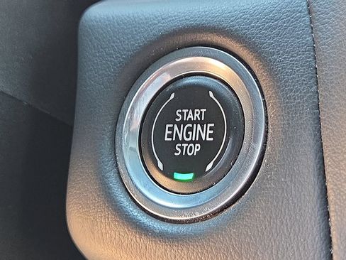 Used 2021 GMC Yukon SLE AWD/4WD image 22