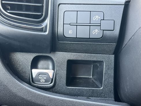 Used 2025 RAM ProMaster 2500 w/ Convenience Group FWD image 14