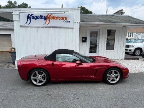 Used 2005 Chevrolet Corvette Convertible w/ Preferred Equipment Group RWD image 2