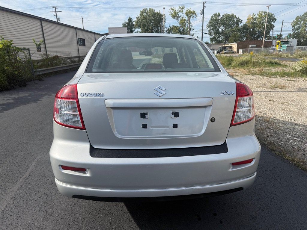 Used 2008 Suzuki SX4 Sedan FWD image 4