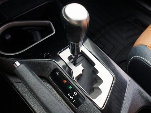 Used 2018 Toyota RAV4 Limited w/ Advanced Technology Package image 13