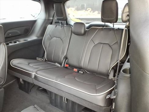 New 2026 Chrysler Pacifica Limited w/ Trailer Tow Group image 16