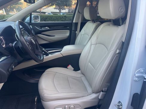 Used 2019 Buick Enclave Essence image 14
