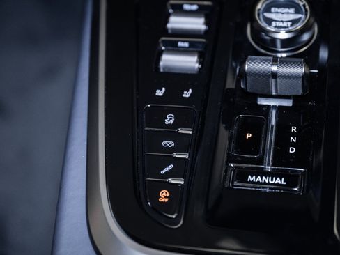 Used 2025 Aston Martin DBX 707 image 41