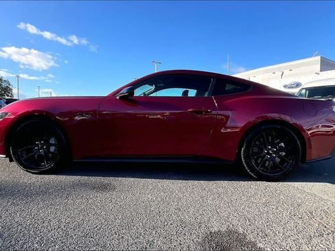 Used 2025 Ford Mustang GT RWD image 3