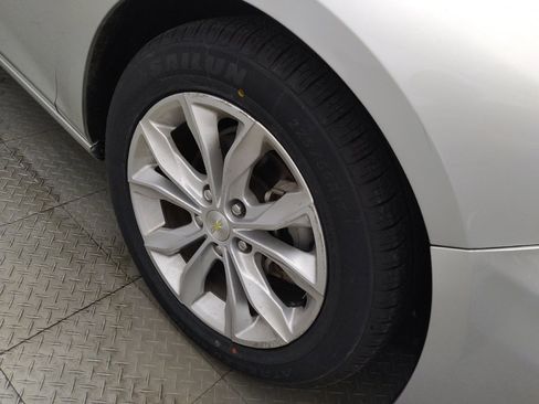 Used 2020 Chevrolet Malibu LT FWD image 31