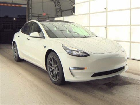Used 2022 Tesla Model 3 Long Range image 1