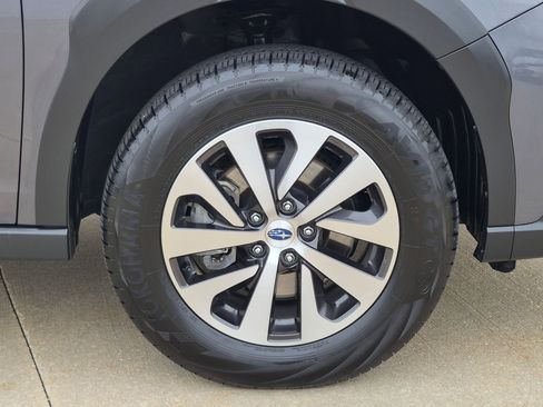 Used 2025 Subaru Outback Premium w/ Popular Package #1A image 31