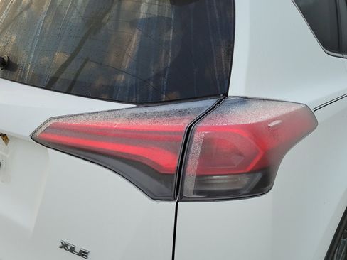 Used 2016 Toyota RAV4 XLE image 10