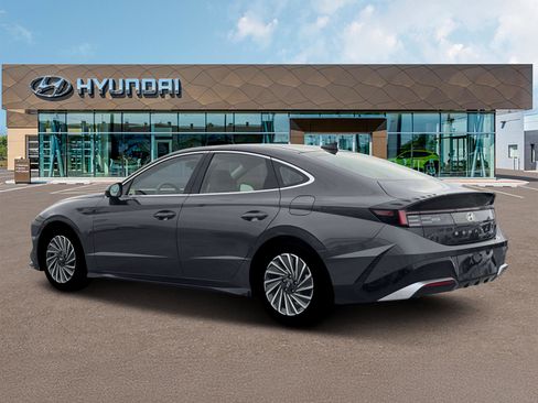 New 2026 Hyundai Sonata Limited FWD image 4