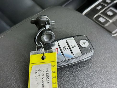 Used 2019 Kia Sorento SX image 22