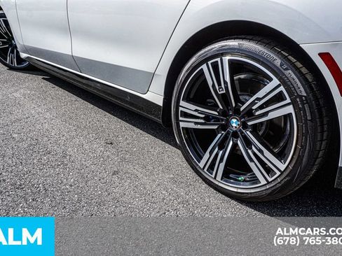 Used 2025 BMW i7 eDrive50 w/ M Sport Package RWD image 16