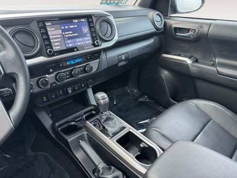 Certified 2022 Toyota Tacoma Limited AWD/4WD image 20