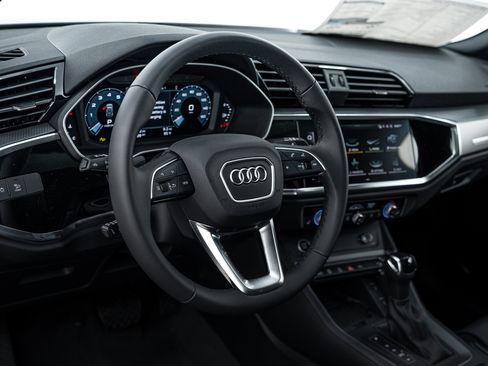 New 2025 Audi Q3 2.0T Premium image 9