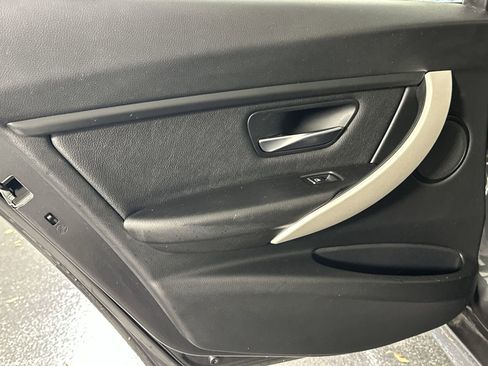 Used 2018 BMW 320i Sedan image 33