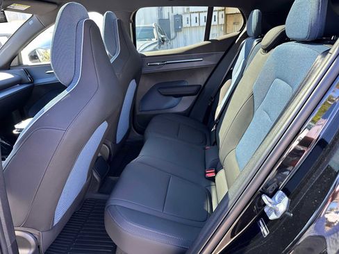 New 2025 Volvo EX30 Plus w/ Protection Package Premier image 15