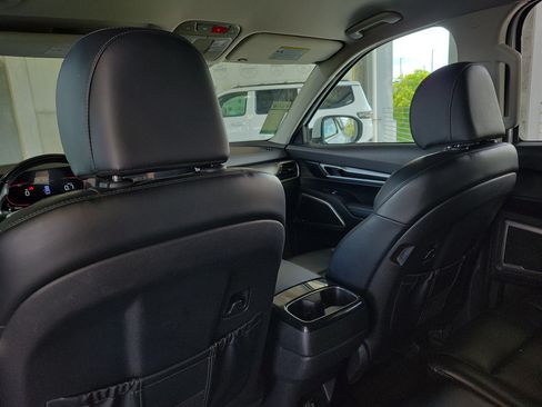 Used 2023 Kia Telluride LX AWD/4WD image 10