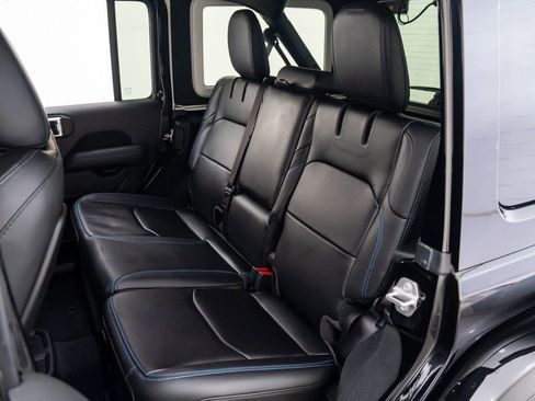 Used 2024 Jeep Wrangler Unlimited Rubicon 4xe image 18