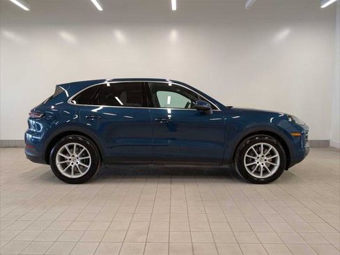 Used 2025 Porsche Cayenne AWD/4WD image 8