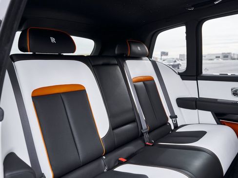 Used 2026 Rolls-Royce Cullinan AWD/4WD image 50