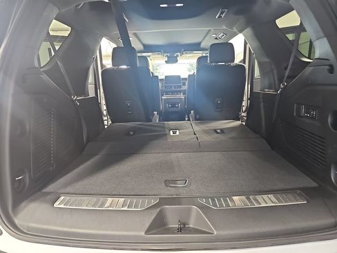 Certified 2023 Chevrolet Tahoe Premier AWD/4WD image 18