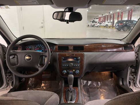 Used 2010 Chevrolet Impala LS image 11