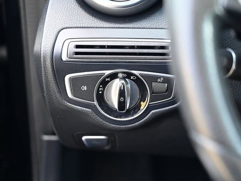 Used 2017 Mercedes-Benz C 300 4MATIC Sedan image 23