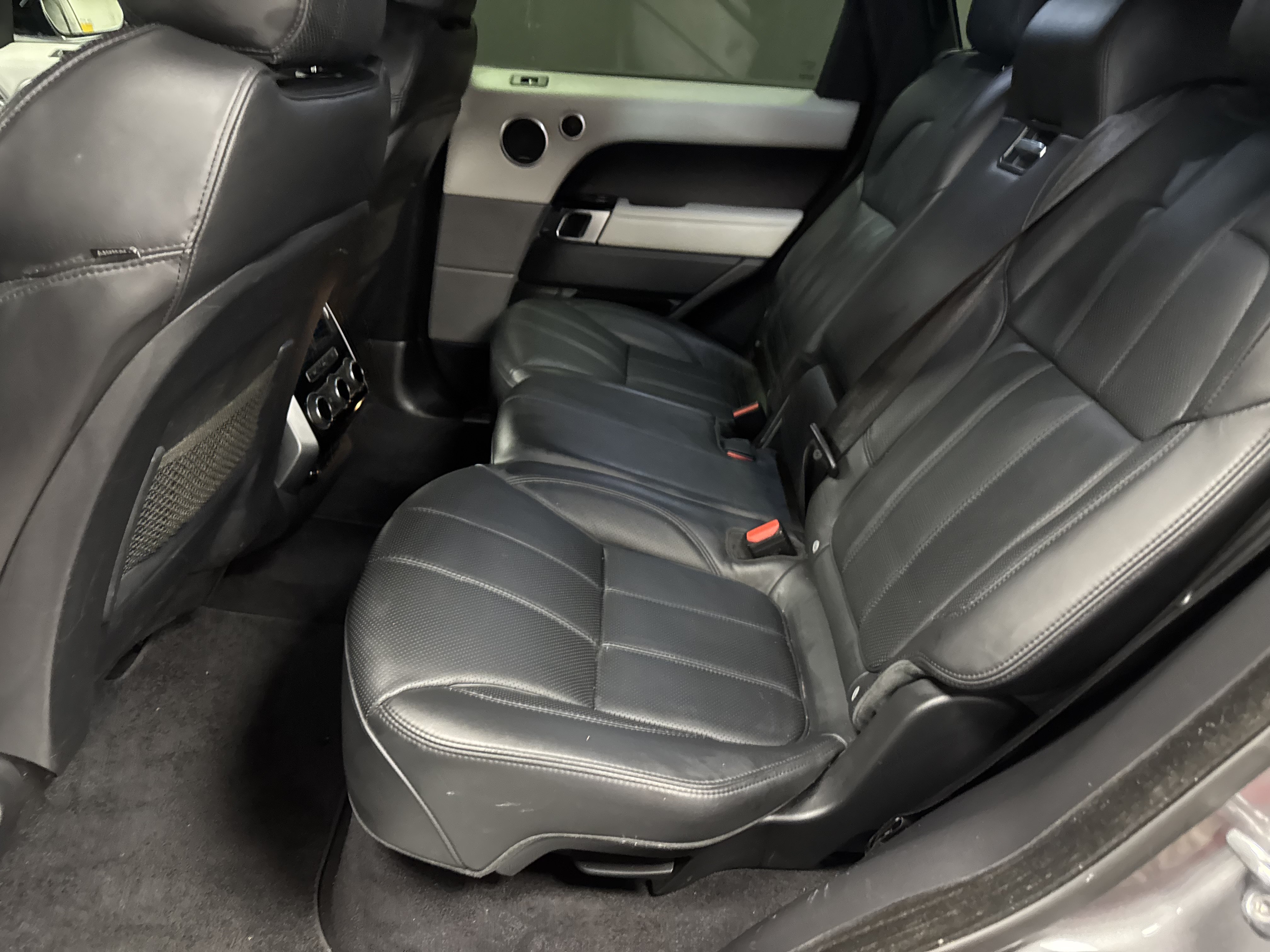 Used 2015 Land Rover Range Rover Sport Supercharged AWD/4WD image 17