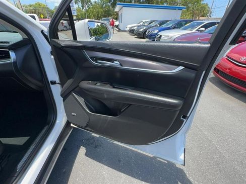 Used 2017 Cadillac XT5 Luxury FWD image 22