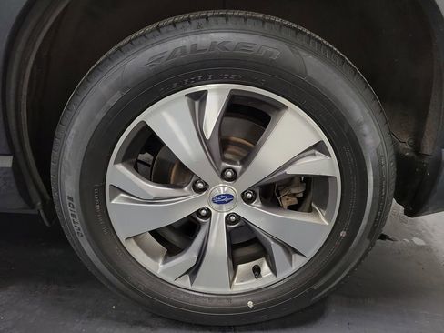 Used 2019 Subaru Ascent Premium image 11