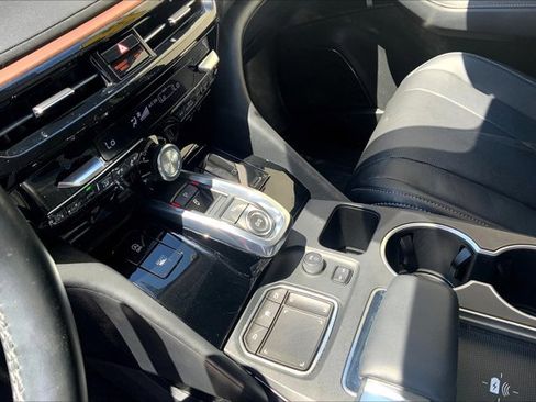 Used 2022 Acura MDX SH-AWD w/ Technology Package image 17