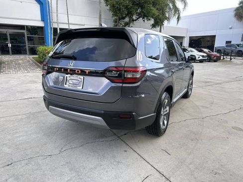 Used 2025 Honda Pilot EX-L image 37