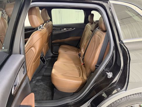 Used 2023 Lincoln Nautilus Reserve image 12