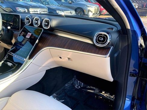 Used 2025 Mercedes-Benz C 300 4MATIC Sedan image 15