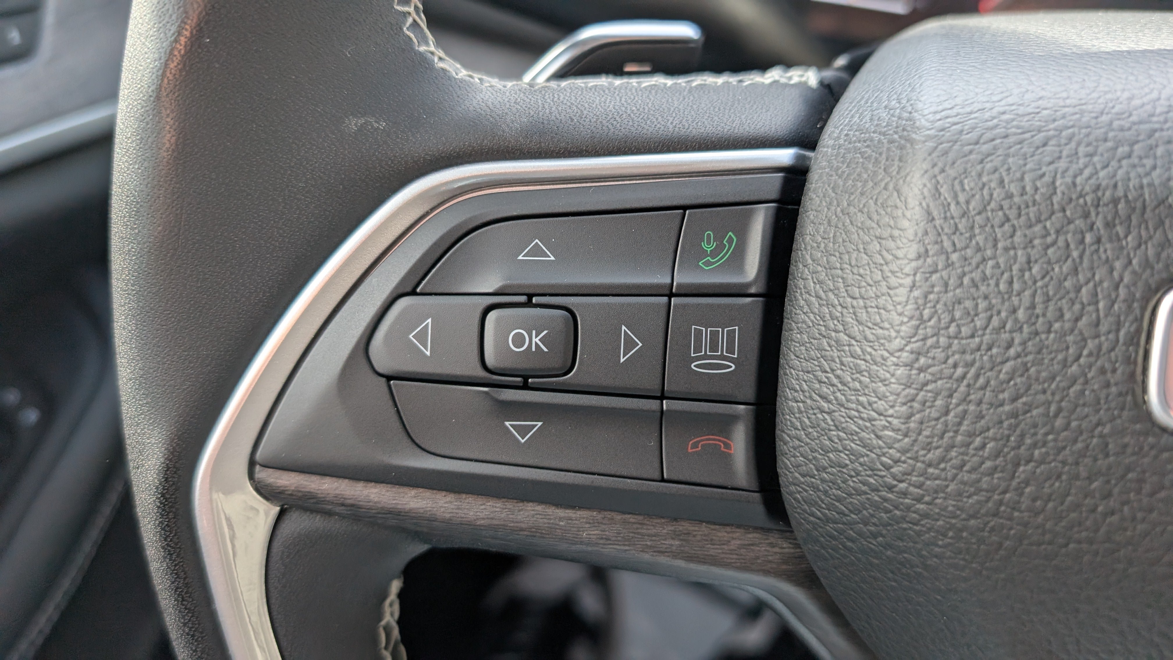 Used 2024 Jeep Grand Cherokee Limited AWD/4WD image 59