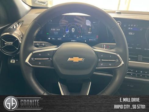 Used 2026 Chevrolet Equinox LT w/ Convenience Package II AWD/4WD image 14