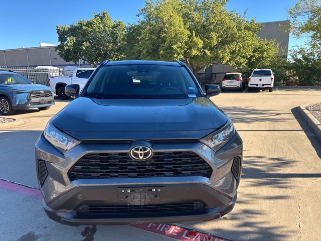 Used 2021 Toyota RAV4 LE FWD image 2